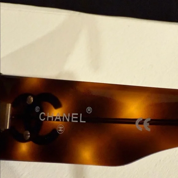 CHANEL Tortoise Shell Sunglasses - Picture 3 of 7